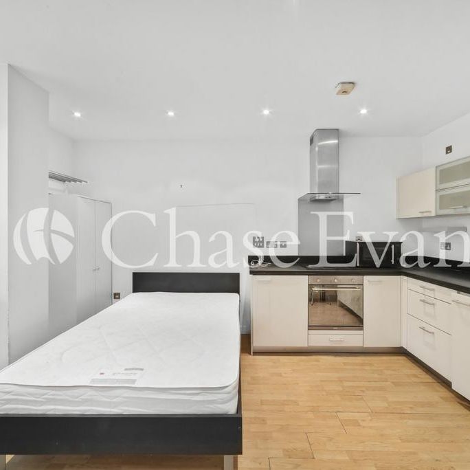 Studio to rent - Photo 1