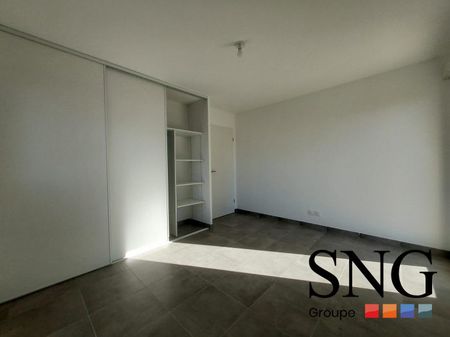 BEAU T2 AVEC TERRASSE ET JARDIN . PARKING DOUBLE - Photo 3