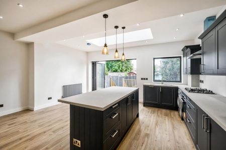 3 bedroom terraced house to rent - Photo 4