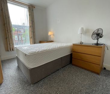 35, 22 Eglantine Avenue, Apt 2, Belfast, BT9 6DX - Photo 3