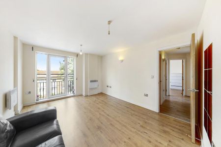 2 bedroom flat to rent - Photo 2