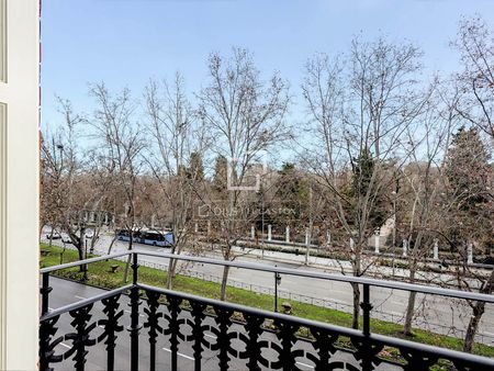 Spectacular designer furnished apartment in Paseo del Prado - Cortes - Huertas - Photo 5