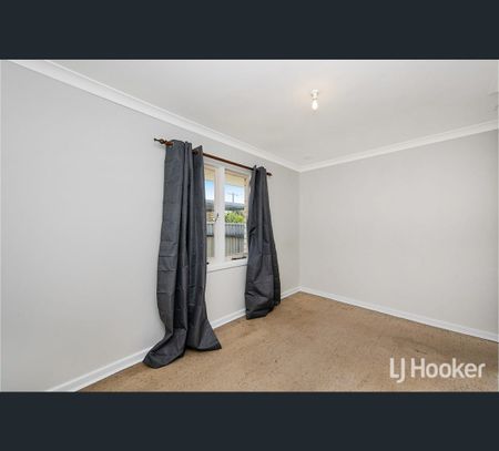 14 Birrell Place, Gosnells, WA 6110 - Photo 4