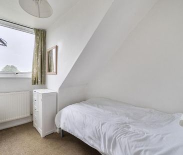 3 bedroom terraced house to rent - Photo 6