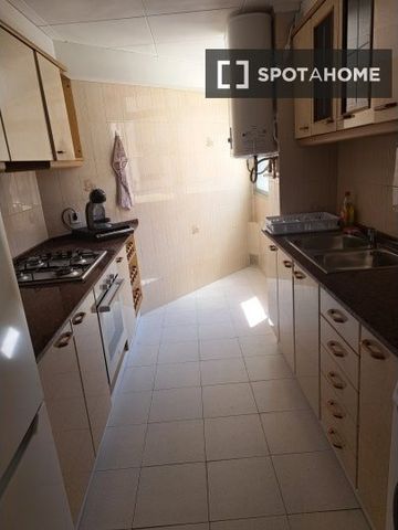 valencia, Valencian Community 46011 - Photo 2