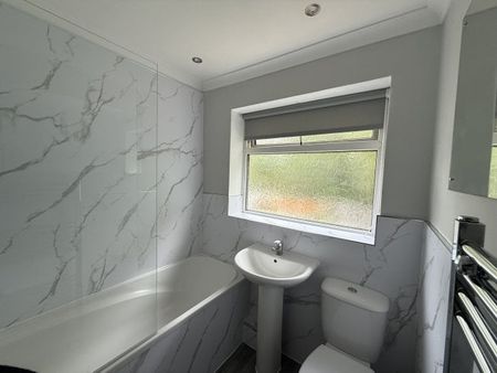 Brookhurst Avenue, Bromborough - Photo 5