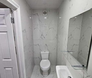 Blythswood Road Ilford, IG3 - Photo 2