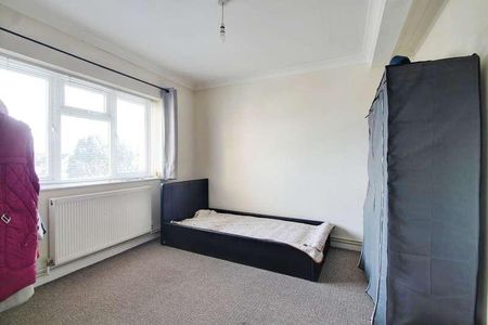 Meadfield Road, Slough, SL3 - Photo 3