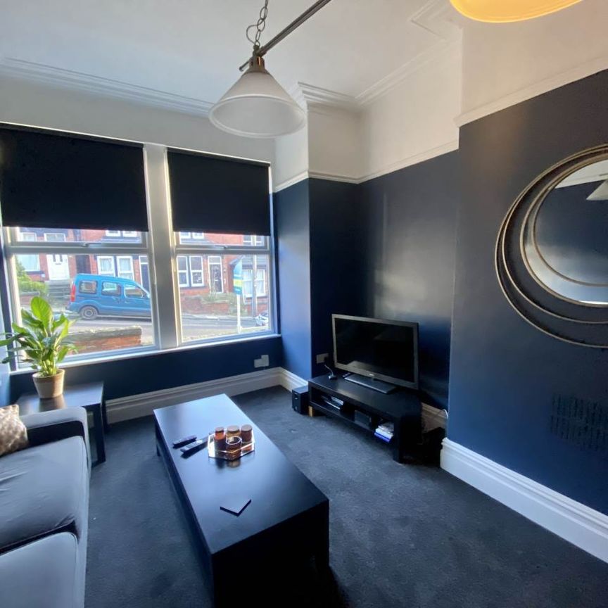 De Lacy Mount (Room 2), Kirkstall, Leeds - Photo 1