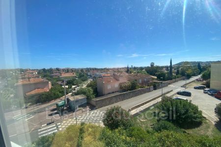 Location appartement 4 pièces 71 m² Hyères - Photo 4