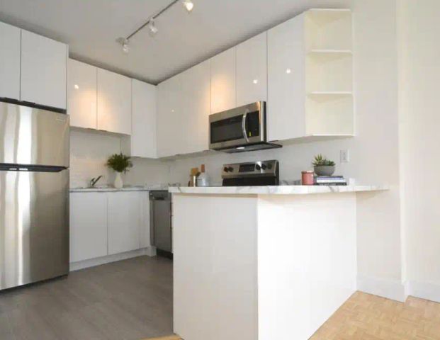Spring Garden Terrace — Bachelor - Photo 1