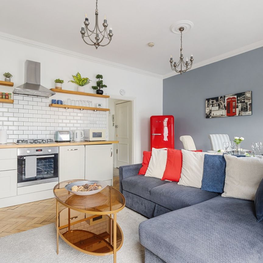 2 Bed Flat, Oakley Square, NW1 - Photo 1