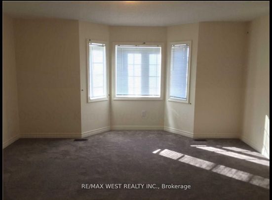 For Lease - 3052 Max Khan Boulevard, Oakville, Ontario - Photo 1