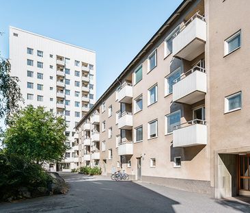 Skebokvarnsvägen 181, Högdalen - Photo 1