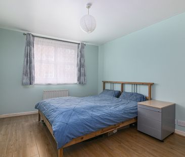 2 Bed Flat, Millenium Drive, E14 - Photo 6