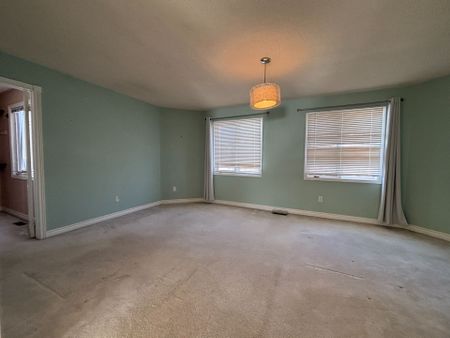 For Lease - 109 Carlyle Crescent, Aurora, Ontario - Photo 5