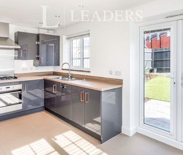 4 bedroom house to rent Bobbins Way, Buckingham, MK18 - Photo 3