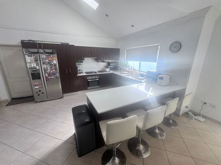 Revesby - Photo 5