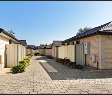 Low maintenance home in a perfect location! - Photo 5