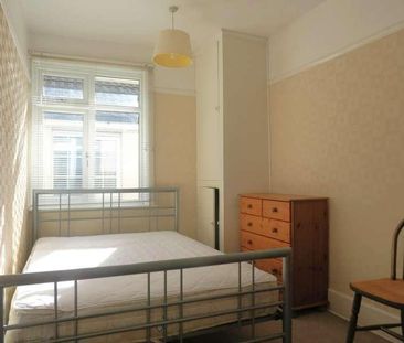 Bedroom Semi Detached House In Winton, BH3 - Photo 4