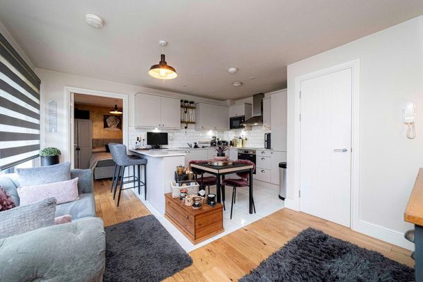 1 bedroom flat to rent - Photo 1