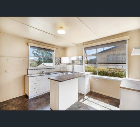 6 Poplar Rd, Risdon Vale, Tas 7016 - Photo 2