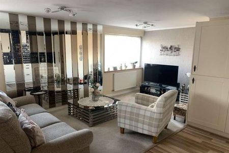 Warrington Road, Culcheth, Wau, WA3 - Photo 2