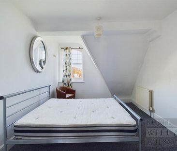 4 bedroom apartment to rent - Photo 4