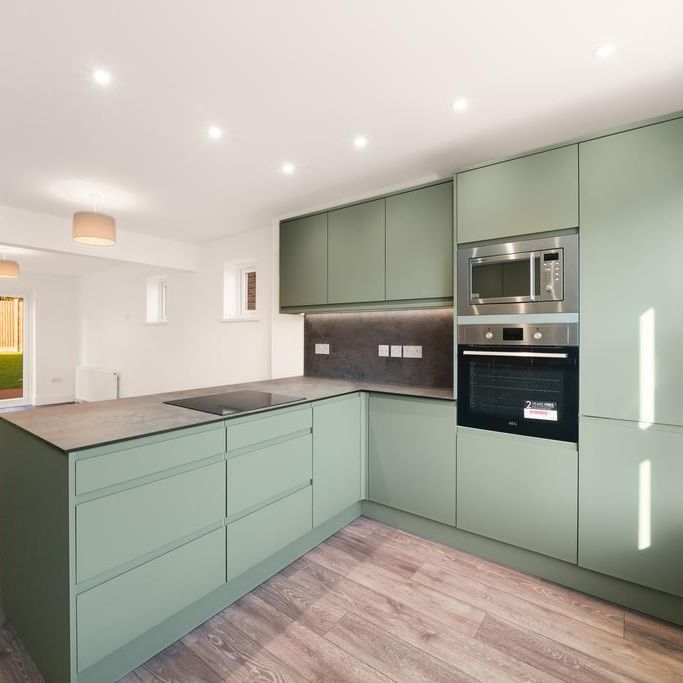 4 bedroom detached house to rent - Photo 1