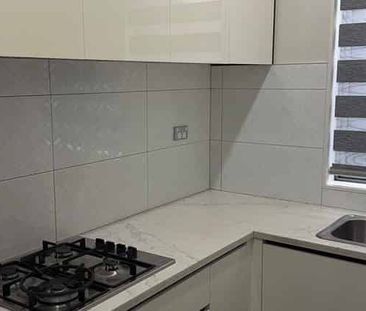 Charming 2BR Flat in Flat Bush - Photo 4