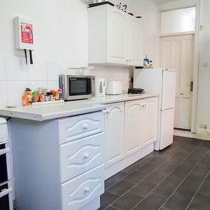 1 Bedroom House-Share For Rent - Photo 2