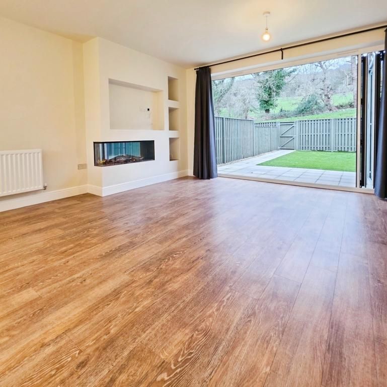 3 bedroom terraced house to rent - Photo 1