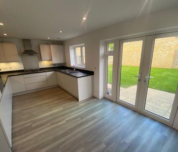 3 bedroom semi-detached house to rent - Photo 1