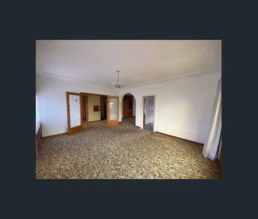 WALKING DISTANCE TO CBD - Photo 1