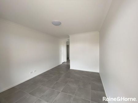 8 Aragon Court, Munno Para West, SA 5115 - Photo 4