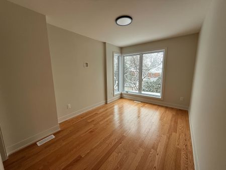 For Lease - 514 Roosevelt Avenue Unit# #B, Carlingwood - Westboro and Area, Ontario - Photo 4