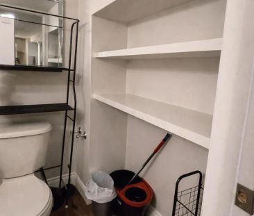 6 THORNCROFT CRESCENT - Photo 1