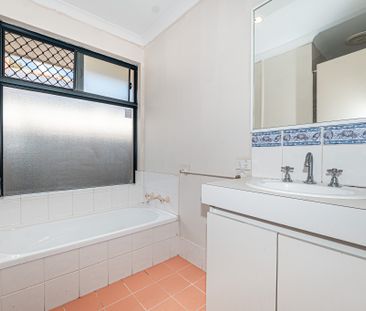 5 Holton Way, Cannington WA 6107 - House For Rent | Domain - Photo 1