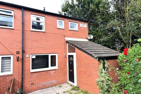 3 bedroom House in Howden Place, Leeds - Photo 3