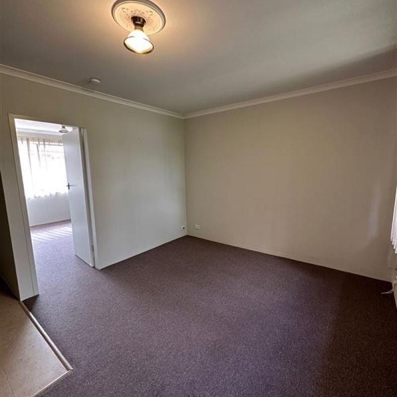 2/4 Bowers Place, Queanbeyan - Photo 1