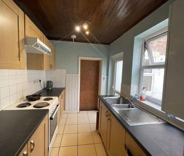 1 bedroom in a house share to rent - Photo 5