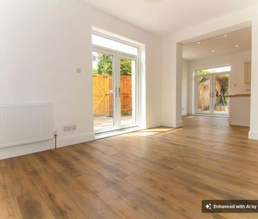 3 bedroom end of terrace house to rent - Photo 1