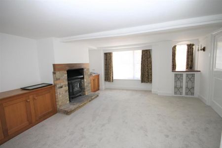 3 bedroom detached house to rent - Photo 4
