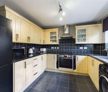 Millins Close, Owlsmoor, Sandhurst, Berkshire, GU47 - Photo 2