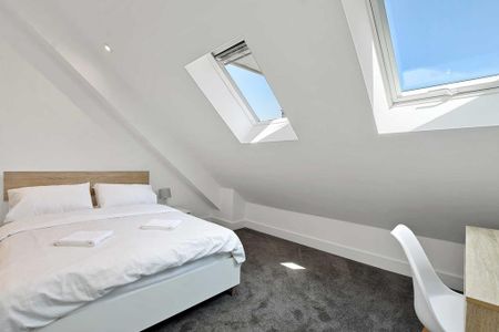 6 bedroom detached house to rent - Photo 3