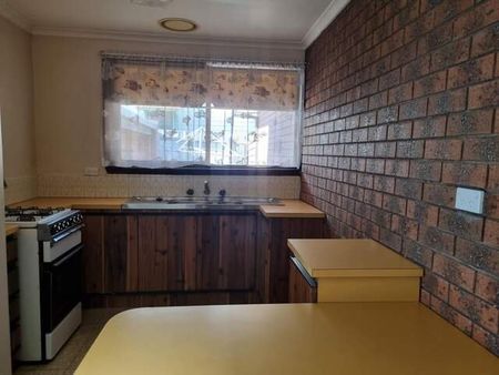 1/12 Oriel Road, Ivanhoe - Photo 3