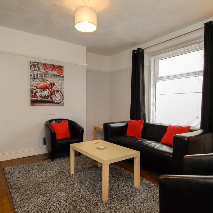 4 bedroom house to rent - Photo 1