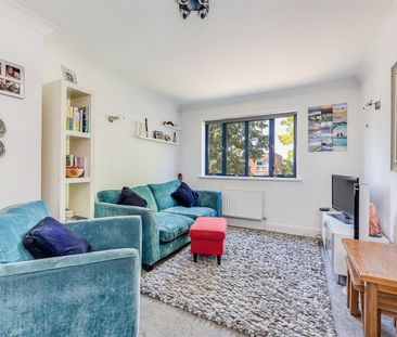 To Let 2 Bed Apartment - Photo 2