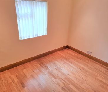 45 Woodford Park, Newtownabbey, BT36 6TJ - Photo 2