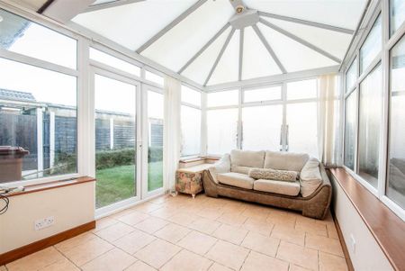 3 bedroom semi-detached house to rent - Photo 3